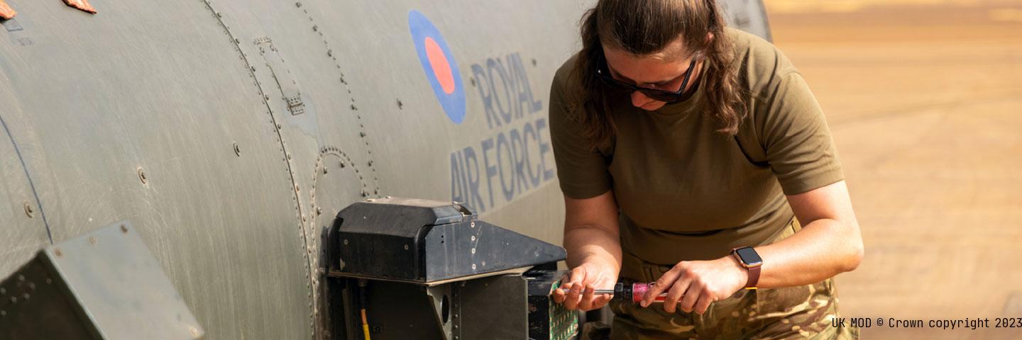 Woman-engineer-RAF_1440480