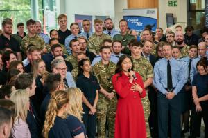 Elin-introducing-PM-Keir-Starmer-Luton_960640