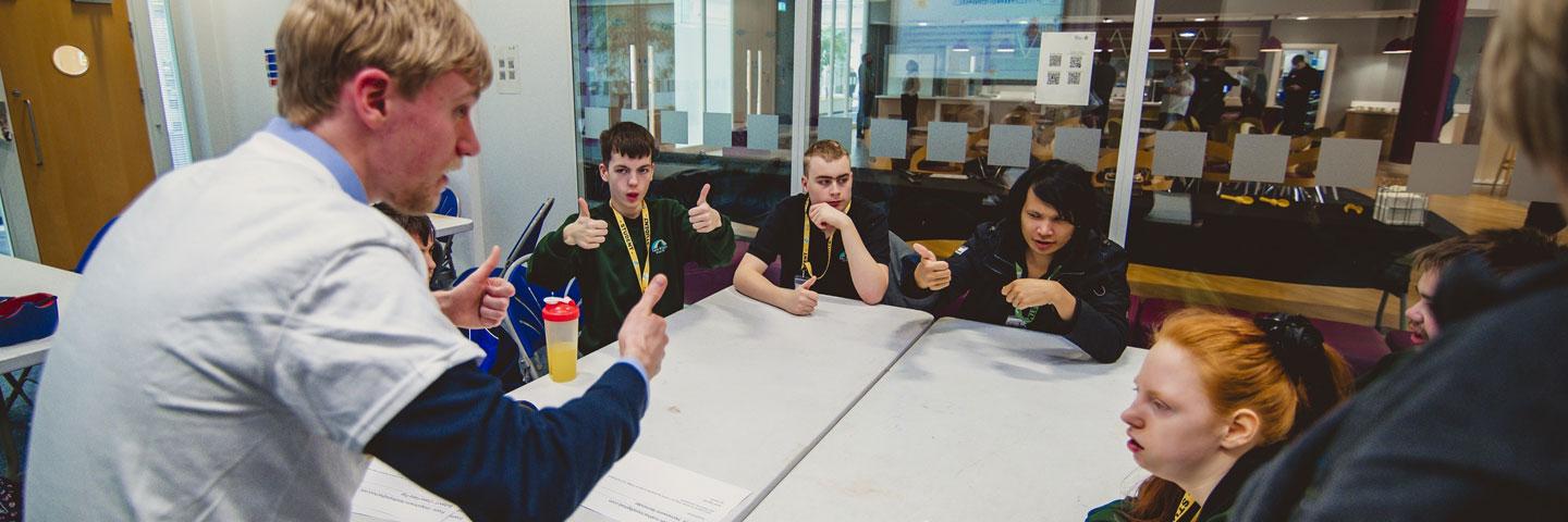 Bristol-students-cyber-teaching_1440480