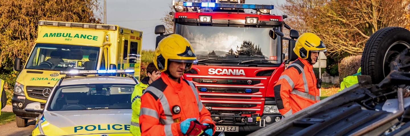 Ambulance-police-fire-engine-at-road-traffic-accident_1440480